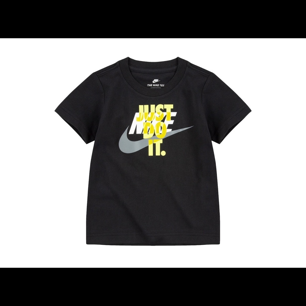 NEW Nike tee